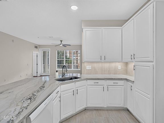 3rd image of 11251 CAMPFIELD Drive #1202