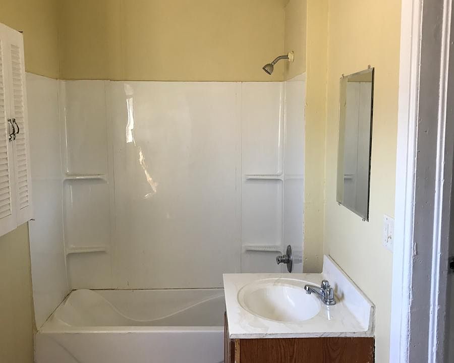 2nd image of 416 N 9th St #2