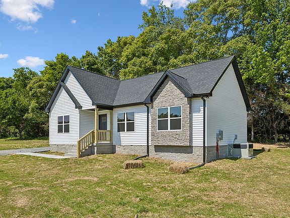 2nd image of 404 Leigh Anna Cir