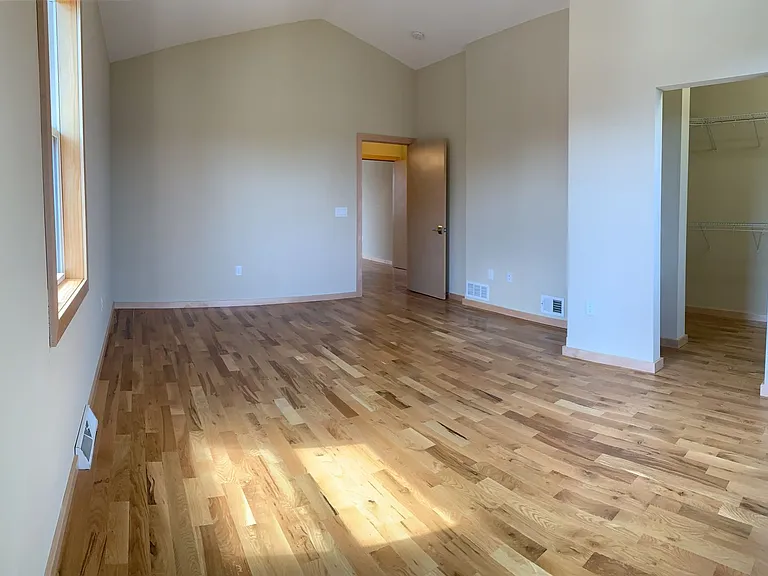 2507 S Logan Ave — Photo 11
