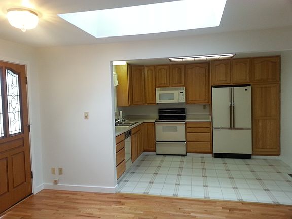 4th image of 21708 82nd Ave W