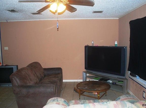 3rd image of 307 Hanks St