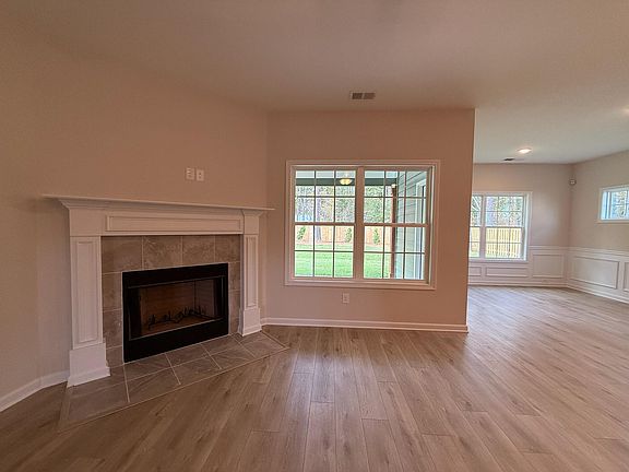 4th image of 879 Kilworth Circle #35