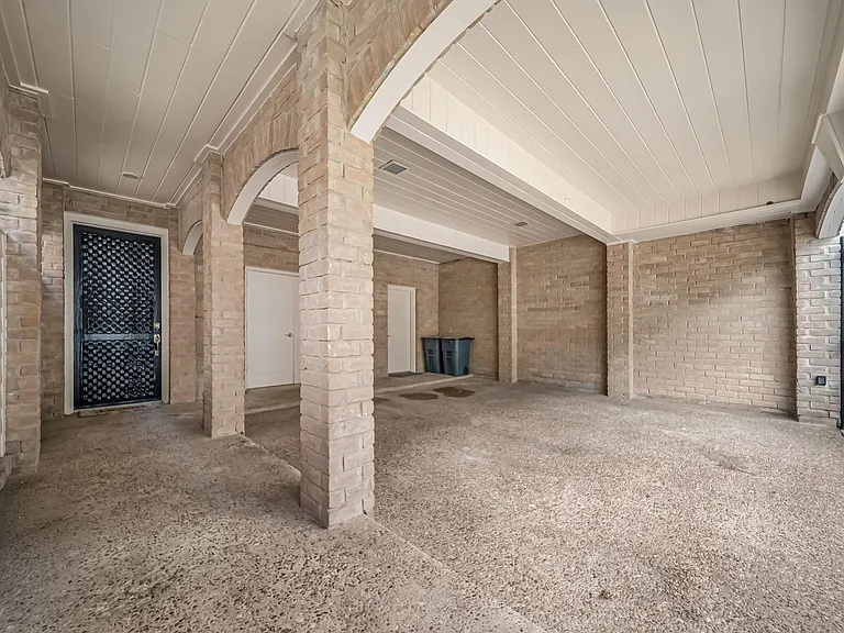 516 S Post Oak Ln #18 — Photo 20