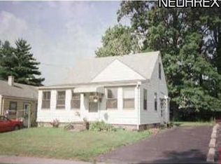 1174 Inman St, Akron, OH 44306