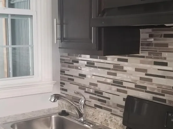 1 bed, 1.0 bath, $1,050, 3748 1st St SE APT 1, Washington, DC 20032