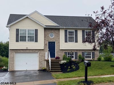 210 Steeplechase Dr, Pleasant Gap, PA, 16823