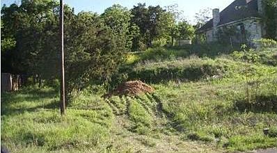 4th image of 8303 Yaupon Dr