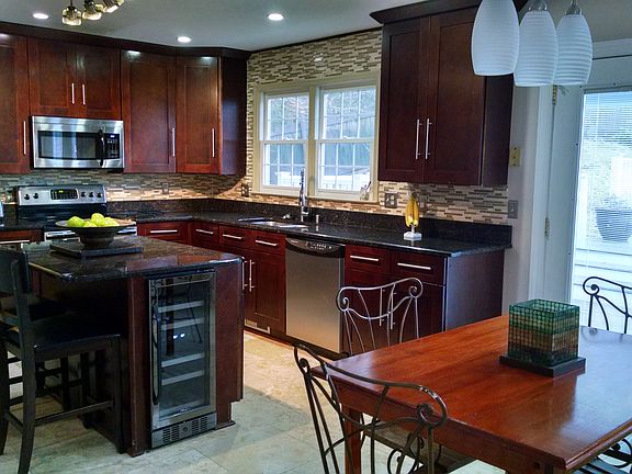 4th image of 1 Willow Glen Ct