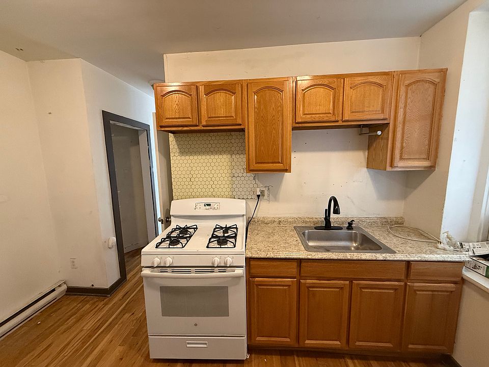 1st image of 109 Willow Ave APT 1
