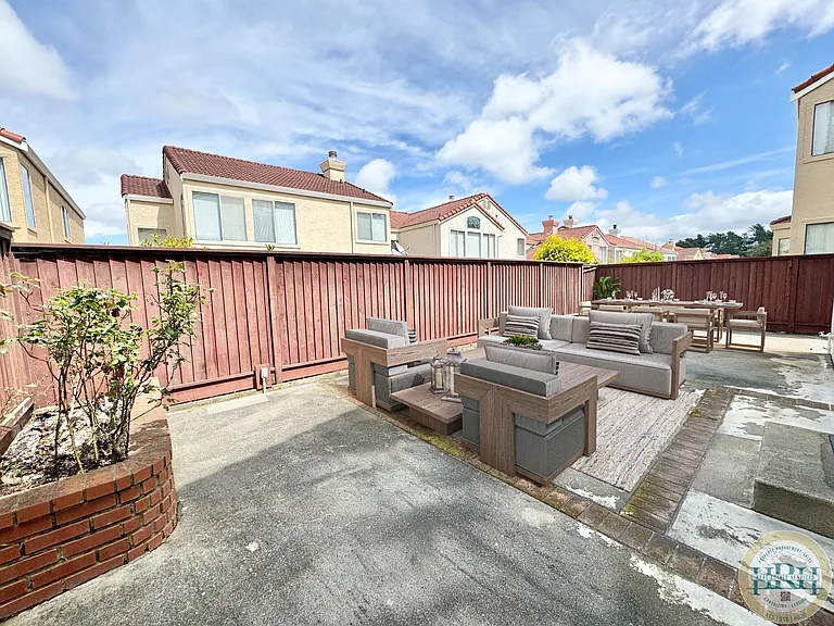 318 Cerro Dr — Photo 3