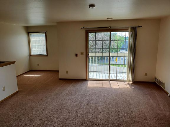 4th image of S75W16830 Gregory Dr