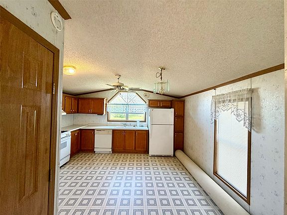 8th image of 720 2nd St