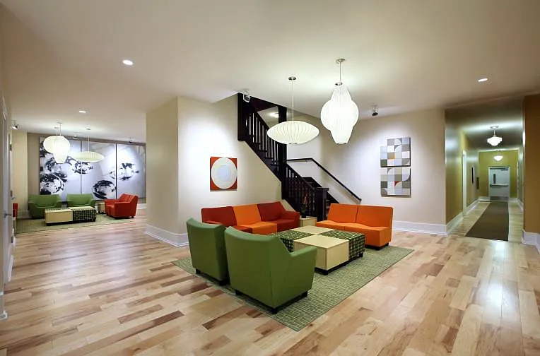 Division Park Apartments — Photo 9
