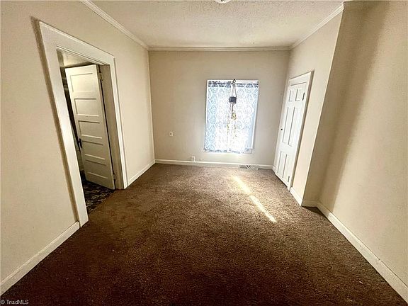 5th image of 3107 Lucas St