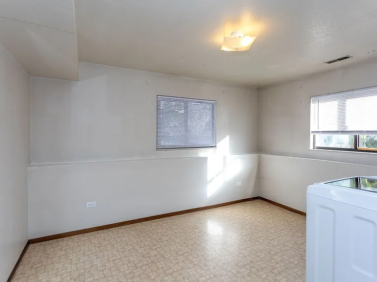 7673 Safari Cir — Photo 21