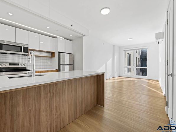 100 Lenox Rd APT 3A