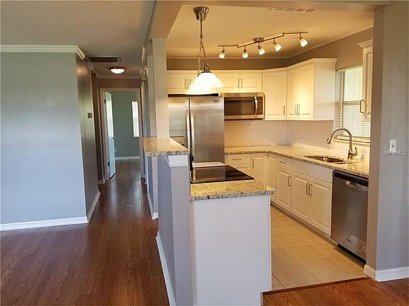 5th image of 1906 Canterbury Ln Unit 22