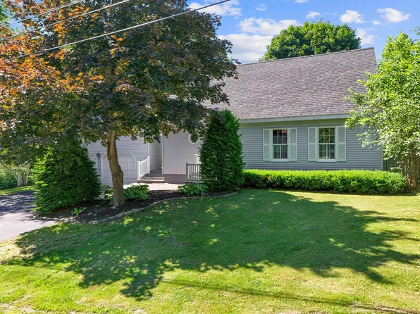28 Clearview Avenue, Waterville, ME 04901