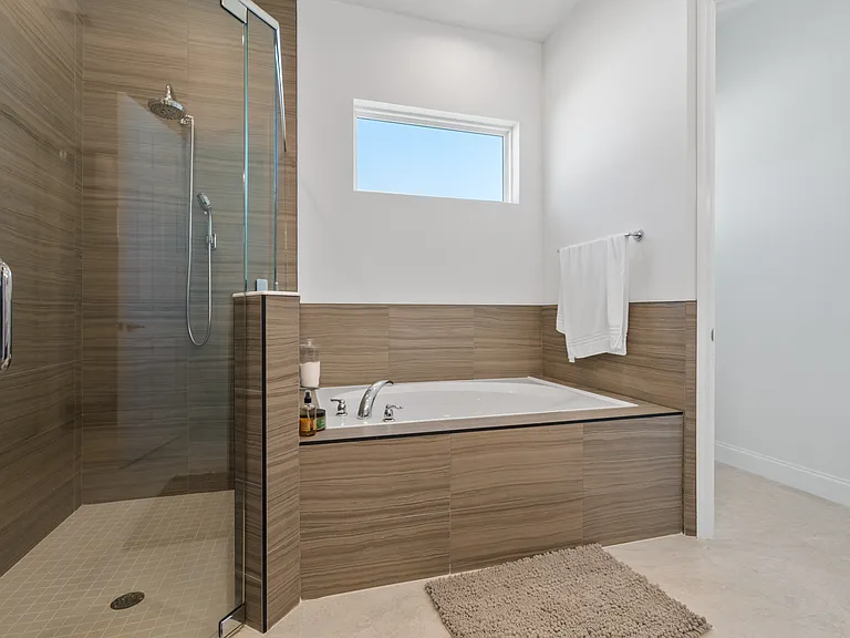 1329 Tullamore Blvd — Photo 5