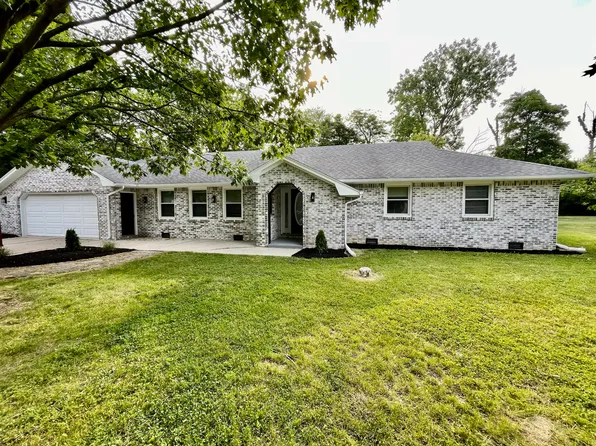 1492 Woodscliff Dr, Anderson, IN 46012