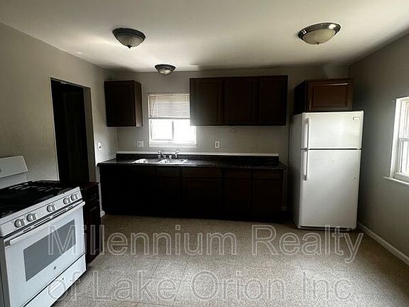 5th image of 104 W Mansfield Ave