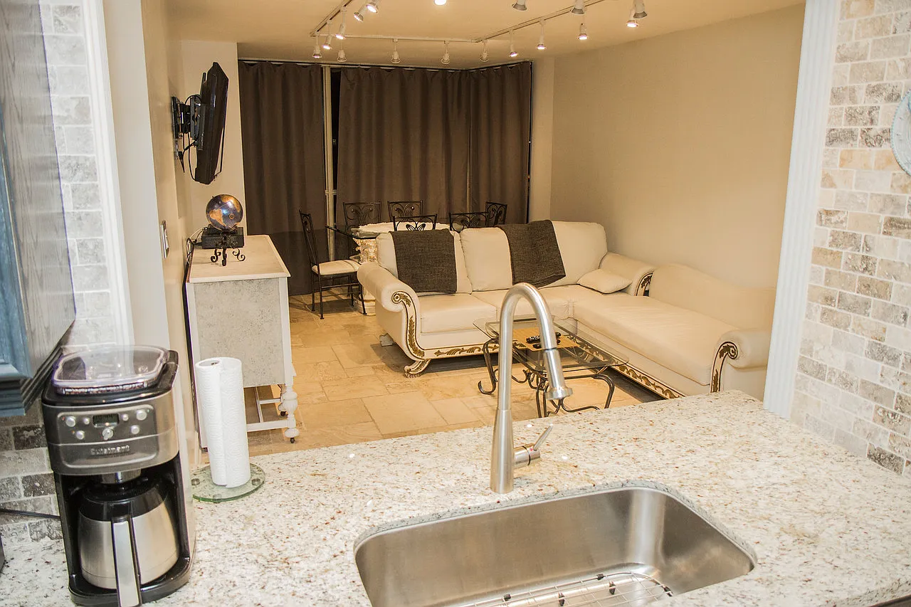 1 bed, 650 sqft, $2,200 — Photo 1