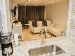 50 Eglinton Ave W #404, Mississauga, ON L5R 3P5