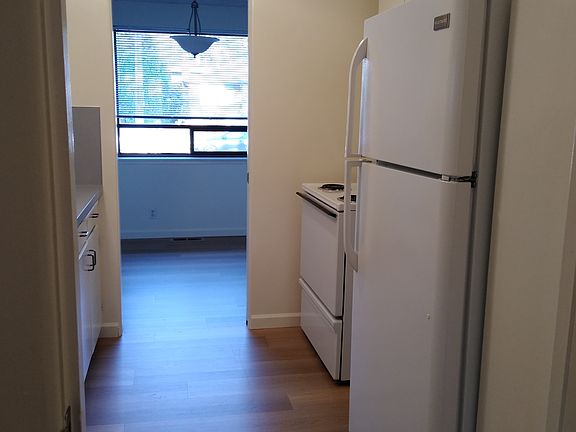 4th image of 7039 25th Ave NE