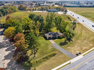 2217 Old Wire Rd, Springdale, AR 72764