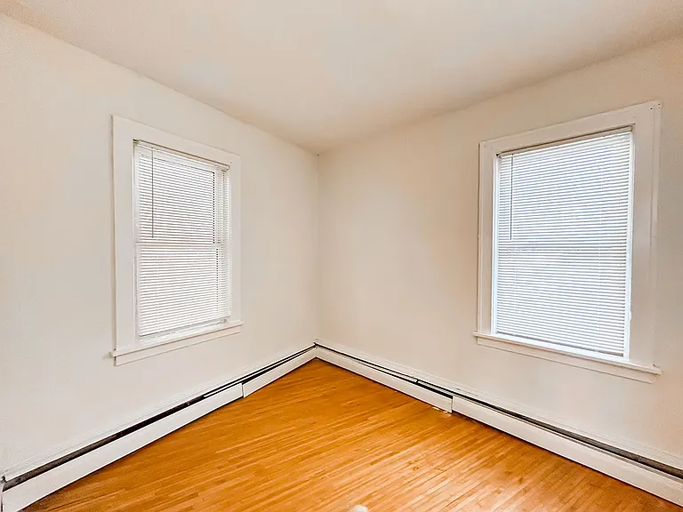 2121 Hennepin Ave S — Photo 27