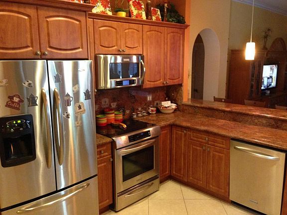 3rd image of 1266 SW Century Ave