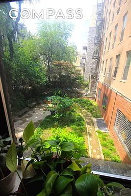 Rented by Compass | media 14