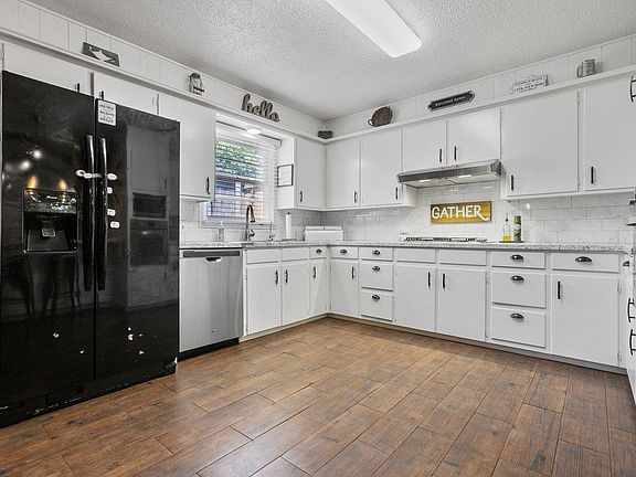 5th image of 6111 Kenosha Dr