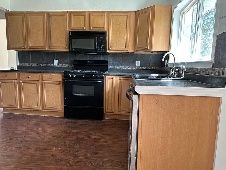 2316 Robin St — Photo 11