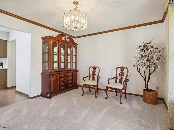 3rd image of 13366 Rosewood Ln