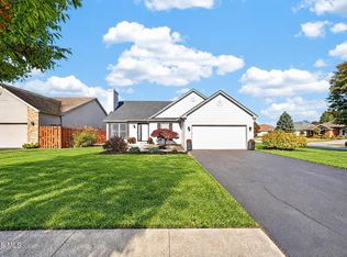 1536 Misty Oaks Dr, Findlay, OH 45840