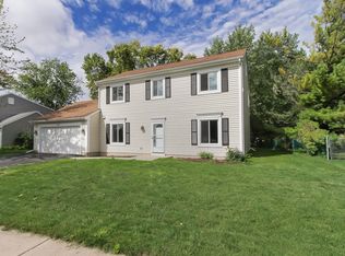 2354 Blue Spruce Ln, Aurora, IL 60502