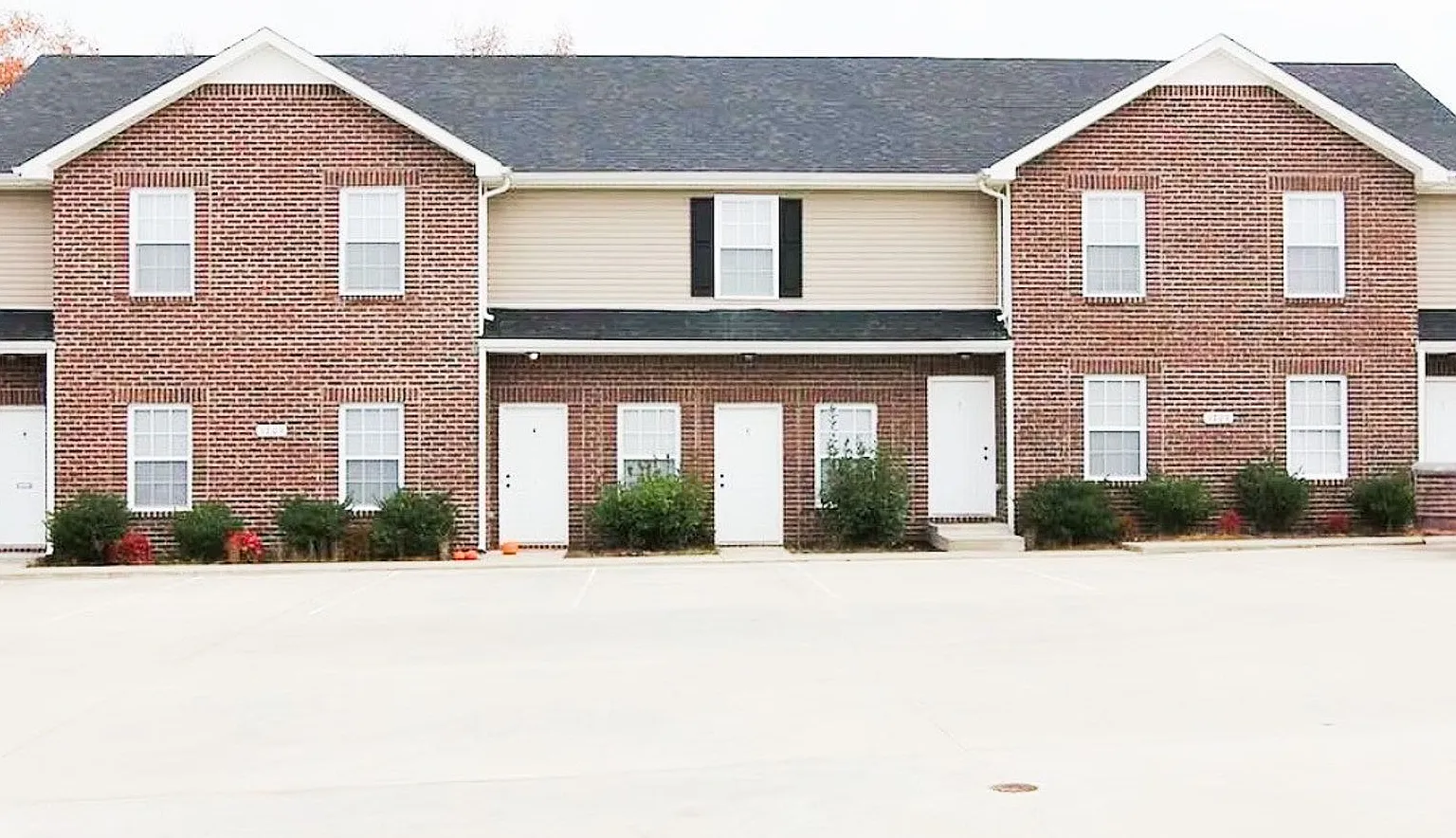 1213 Ash Ridge Dr — Photo 1