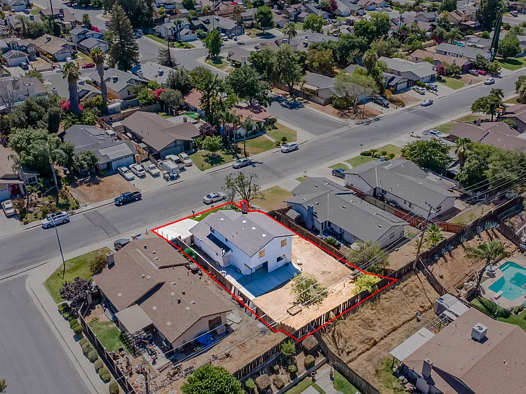 2908 Catalina Dr — Photo 15