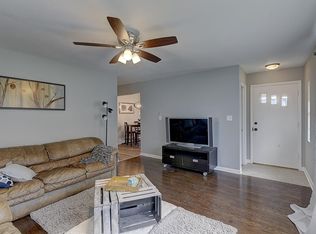 9222 S Annette Pl, Oak Creek, WI 53154