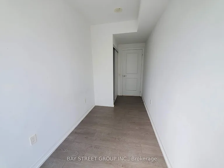 251 Jarvis St #306 — Photo 8