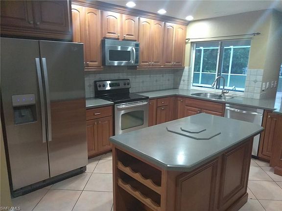 5th image of 1394 Burgundy Dr