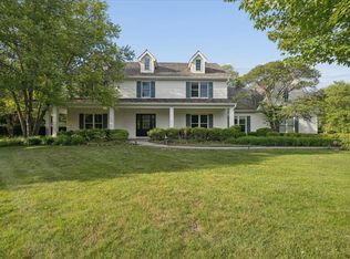 455 Hunter Ln, Lake Forest, IL 60045