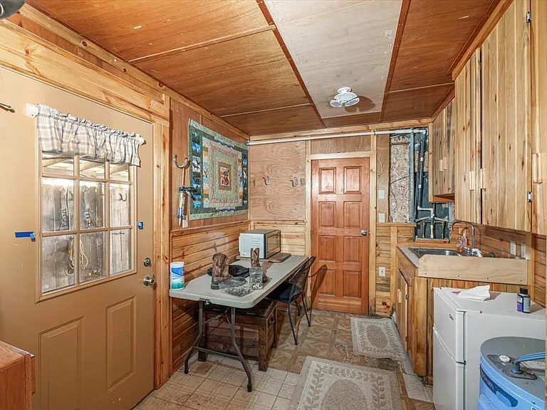 7705 N H C Dr — Photo 44