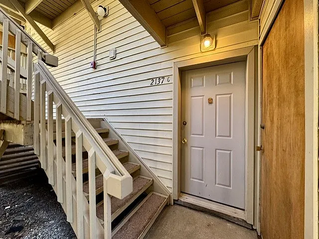 Chatham Place - 2137C — Photo 3