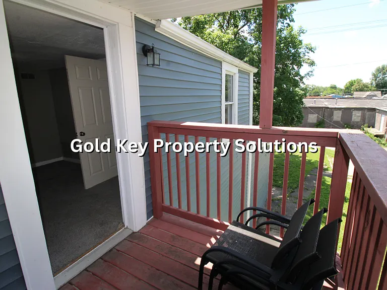 2233 E Lynn Street — Photo 14