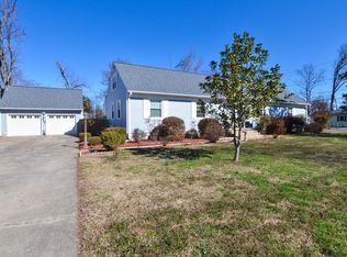 201 Chamberlayne St, Colonial Beach, VA 22443
