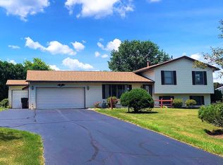 3671 Clearview Dr, Hermitage, PA 16148