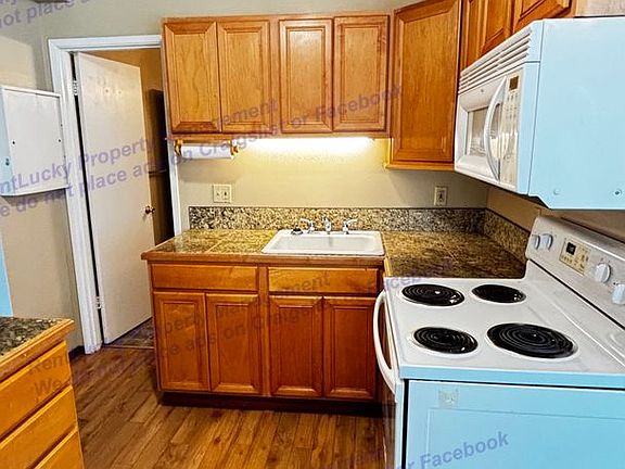 5th image of 2484 Dexter Ave N APT 1